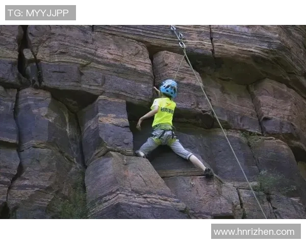 成都攀岩队的技术揭秘：攀岩巨献带你领略极限运动的魅力与挑战